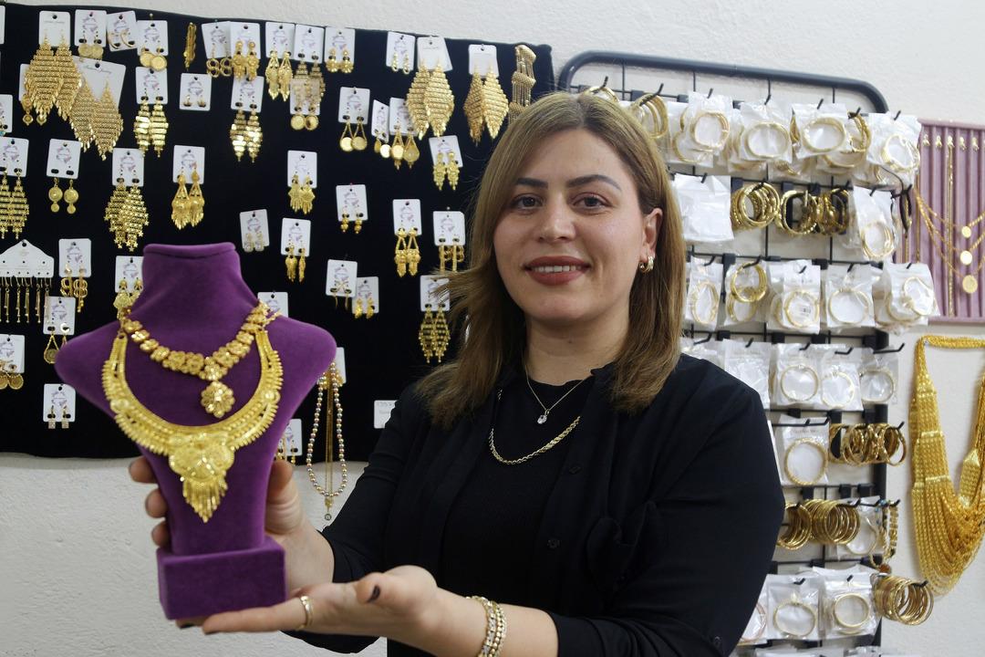 DUGUNDE-ALTIN-ALAMAYANLAR-IMITASYON-TAKI_693373_205361