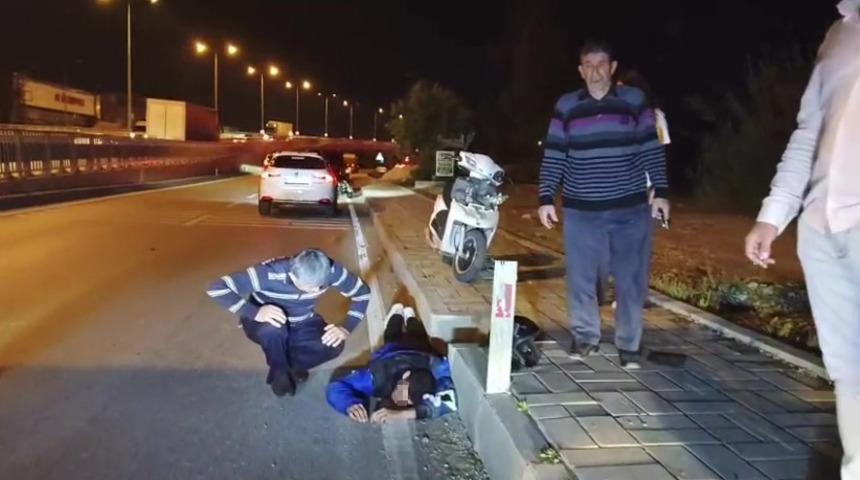 Antalya'da motosiklet sürücüsü devrilip yaralandı