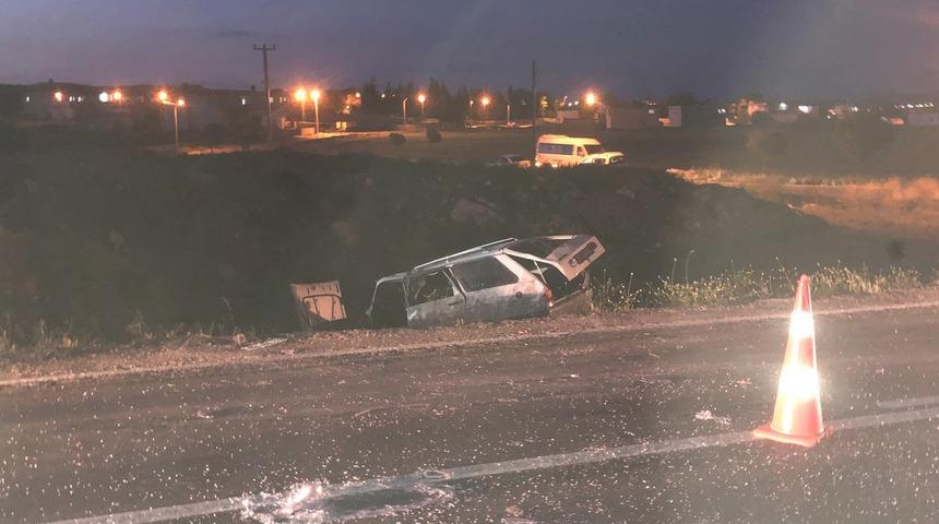 Gaziantep’te kamyonet ile otomobil çarpıştı: 3 yaralı