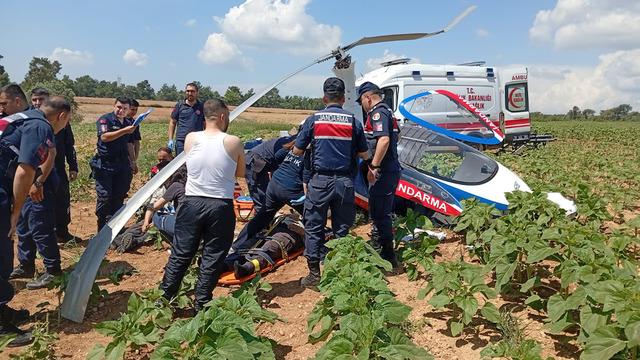 Adana'da jandarma cayrokopteri araziye sert iniş yaptı