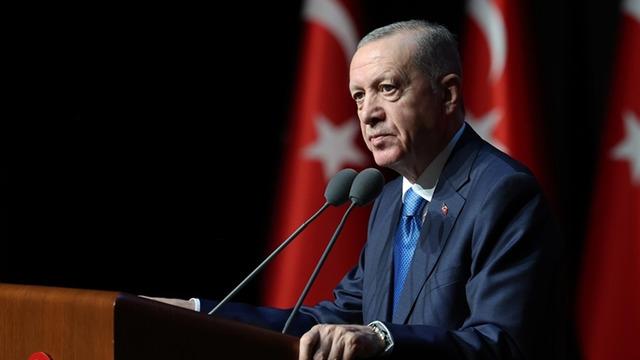 Cumhurbaşkanı Erdoğan'dan Özgür Özel'e geçmiş olsun telefonu!