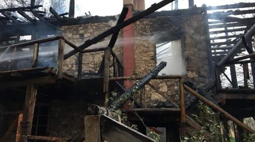 Kaş&rsquo;ta butik otel yangını