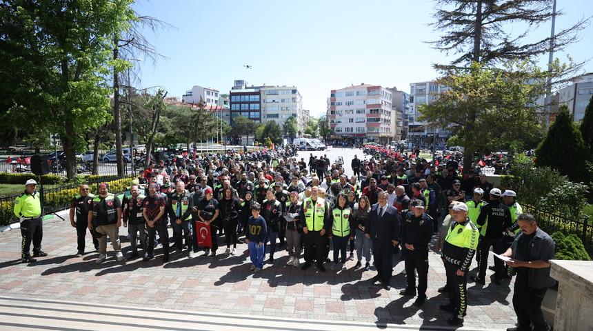 Kırklareli'nde motosiklet sürücüleri trafik kurallarına dikkati çekti