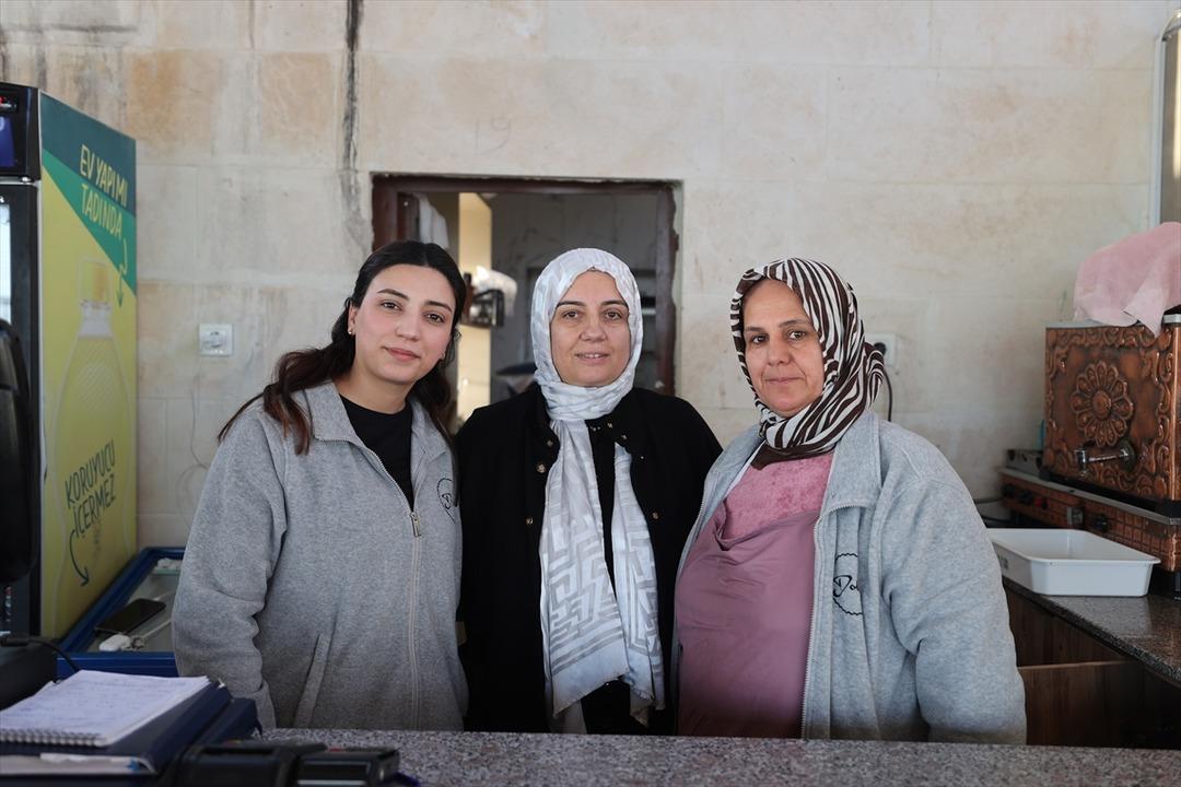 AA-20250504-37840627-37840618-MARDININ_DILEK_ABLASI_HALI_KURSLARI_VE_RESTORANLA_HEMCINSLERINE_ISTIHDAM_SAGLADI