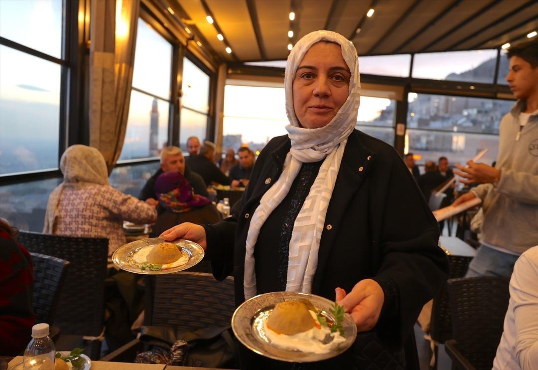 AA-20250504-37840627-37840625-MARDININ_DILEK_ABLASI_HALI_KURSLARI_VE_RESTORANLA_HEMCINSLERINE_ISTIHDAM_SAGLADI