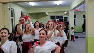 Edirne'de kadınlar, baharın gelişini şalvarlarla eğlenerek kutladı