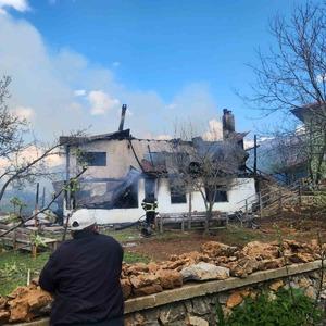 Saimbeyli’de yanan ev kullanılmaz hale geldi