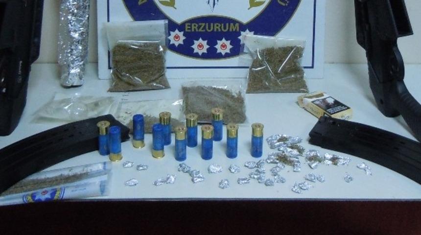 Uyuşturucu operasyonunda g&ouml;zaltına alınan 28 ş&uuml;pheli adliyeye sevk edildi