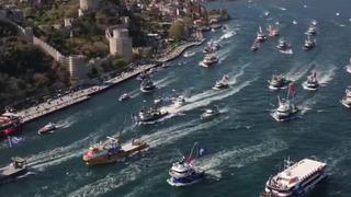 Sarıyerli taraftarlar, takımlarının şampiyonluğunu boğazda kutladı!