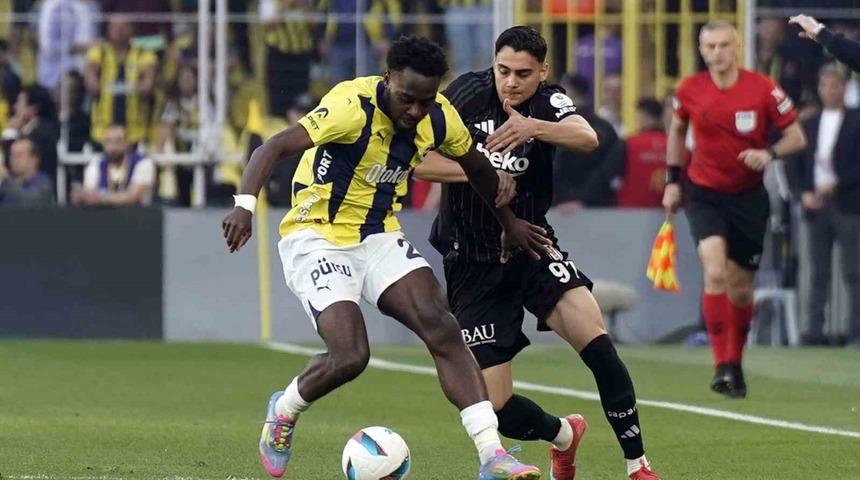 Fenerbahçe-Beşiktaş derbisinin ilk yarısında tek gol var!