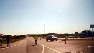 Önce polise çarptı sonra kaçtı! 'Dur' ihtarına uymayan sürücünün saklandığı yer şaşkına çevirdi