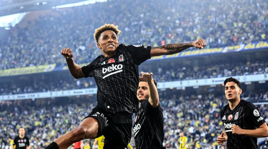 Derbide kazanan Beşiktaş! Fenerbahçe'nin Galatasaray ile olan puan farkı tekrar 8'e yükseldi... Şampiyonluk mucizelere kaldı