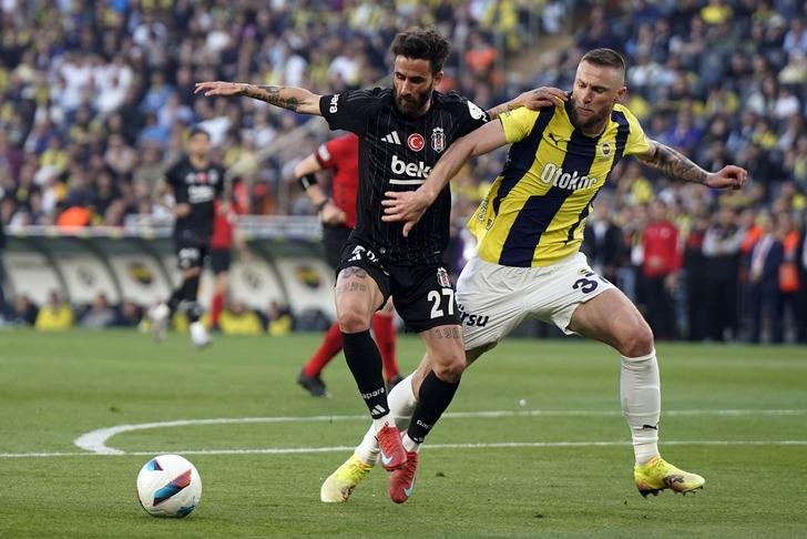 Fenerbahçe bir derbiden daha mağlubiyetle ayrıldı! Rıdvan Dilmen canlı yayında çok sinirlendi... Yönetime beklenmedik Galatasaray örneği G4