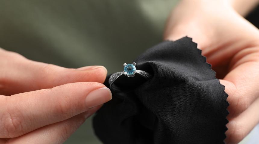 Kararan takılar nasıl parlatılır? Kararan takılar nasıl eski haline d&ouml;ner?