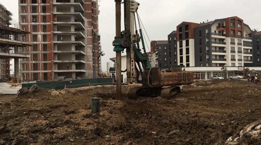 Bursa'da iş makinesi doğal gaz hattı borusunu patlattı