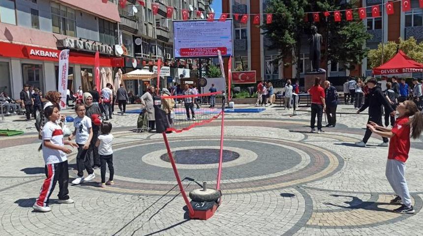 Devrek’te düzenlenen çeşitli spor etkinlikleri vatandaşlar tarafından büyük ilgi gördü