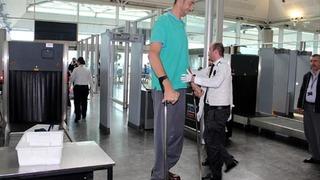 Dünyanın en uzun adamı kimdir ve kaç metredir?