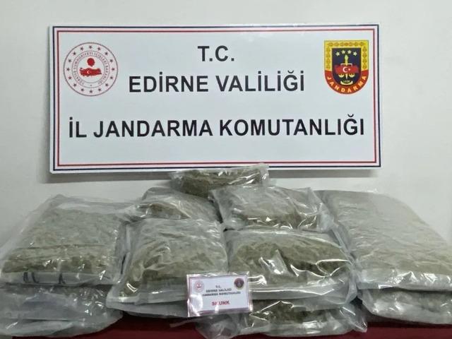 Edirne’de 16.5 kilo skunk ele geçirildi