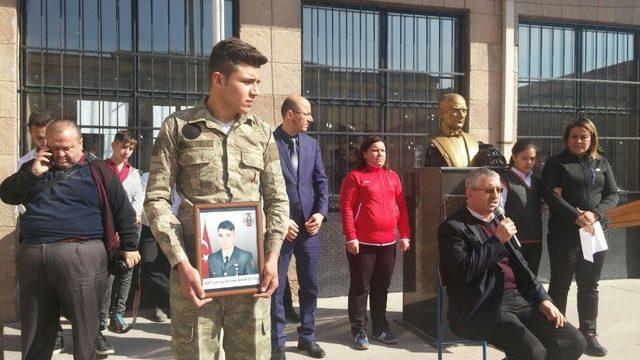 Öğrencilerden Mehmetçiğe destek programı