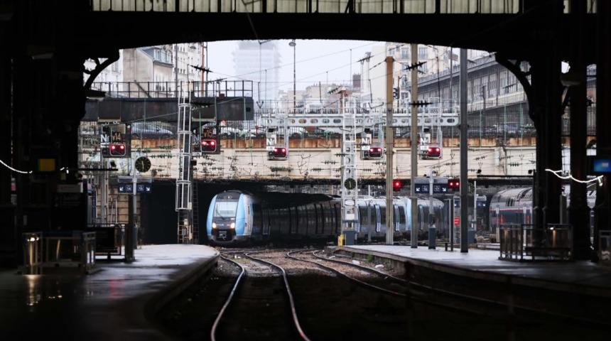 Fransa'da demir yolu çalışanları grevde