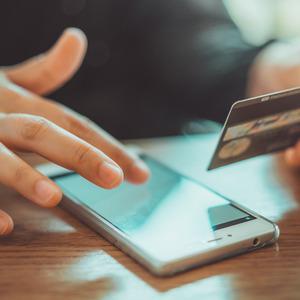 Kiralık evlerden açık hat kullanarak vatandaşları dolandırdılar! Kendilerini bankacı olarak tanıtan çete çökertildi