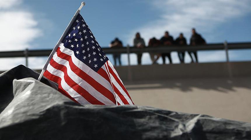 ABD'den dikkat çeken göçmen kararı! Kendi istekleriyle dönecek göçmenlere bin dolar ödeyecek