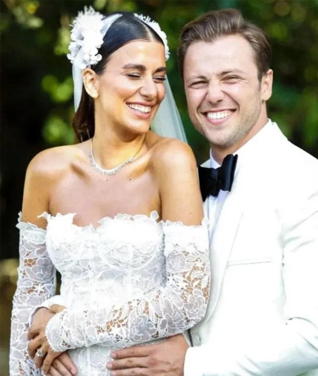 tolga-saritastan-esi-zeynep-mayrukla-ilgili-romantik-sozler-18112024-8-ezuwbrp8 tolga-saritastan-esi-zeynep-mayrukla-ilgili-romantik-sozler-18112024-8-ezuwbrp8