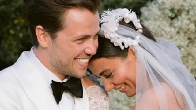 Tolga Sarıtaş ve Zeynep Mayruk bebeklerinin cinsiyetini açıkladı! 'Sabırsızlıkla bebeğimizi bekliyoruz