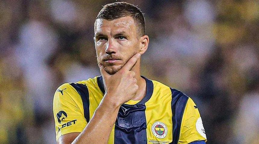 Fenerbahçe'nin tecrübeli golcüsü Edin Dzeko'dan göndermeli paylaşım! Kimse anlam veremedi...