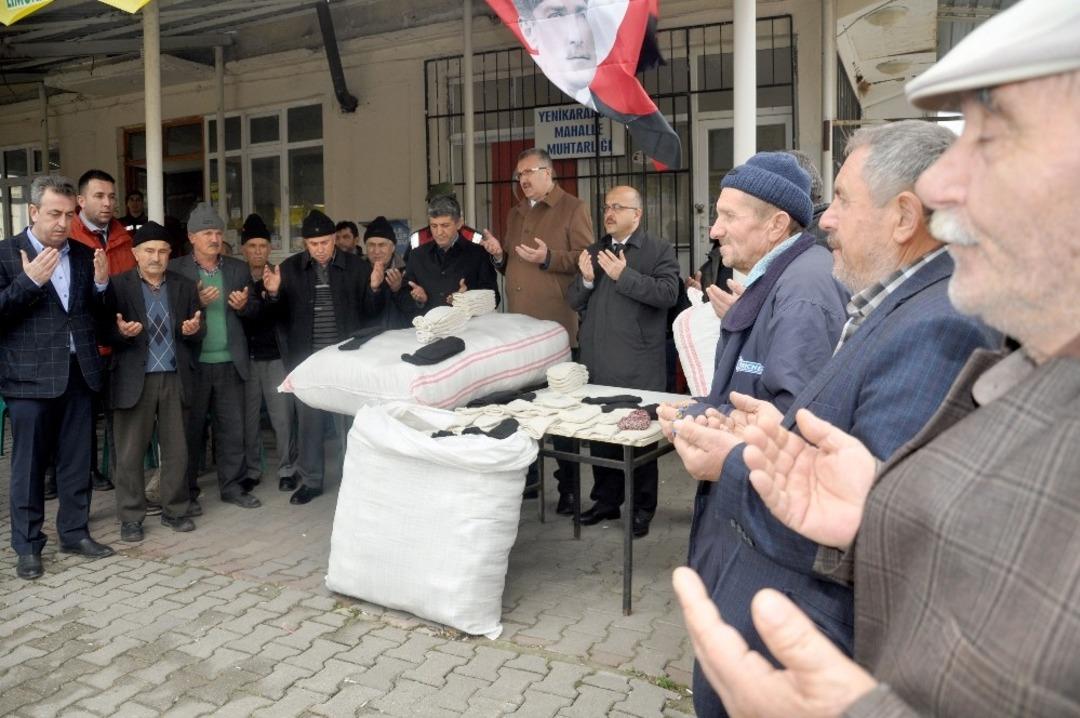 Erkeklerin &ccedil;orap &ouml;rmesiyle meşhur olan k&ouml;y de Afrin i&ccedil;in seferber oldu