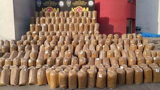 Adana’da 4 araçta 2 ton kaçak tütün ele geçirildi: 6 gözaltı