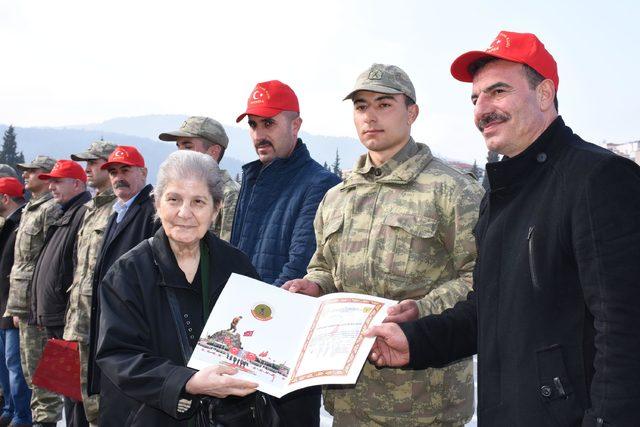 Acemi askerler yemin etti, törende 'Diriliş' dizisi müziği çaldı