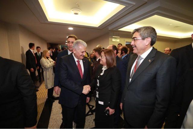 Cumhurbaşkanı Erdoğan ve Başbakan Yıldırım’dan Fatma Şahin’e yakın ilgi