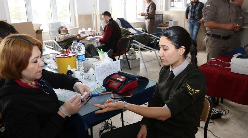 Bilecik İl Jandarma Komutanlığı personelinden toplu kan bağışı