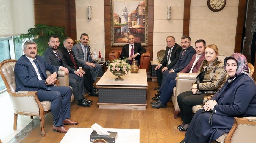 Başkanlar Bakan &Ouml;zl&uuml; ile g&ouml;r&uuml;şt&uuml;