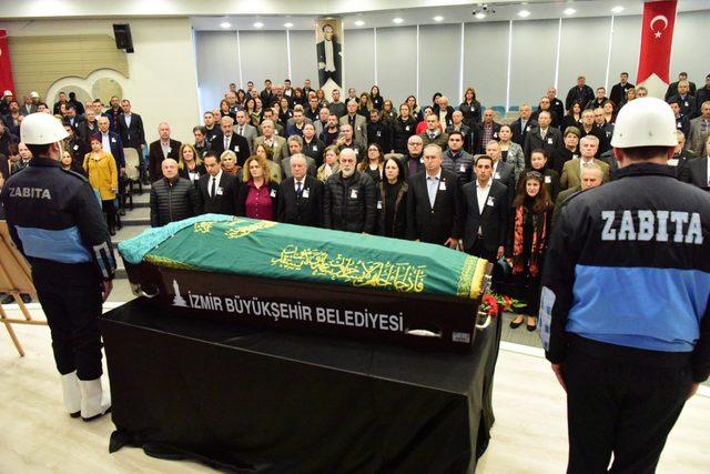 Bornova Belediyesi eski Başkanı Bayraktar, İzmir'de son yolculuğuna uğurlandı