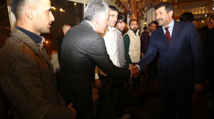 Antren&ouml;rlerden Başkan Ekinci&rsquo;ye plaket