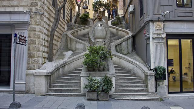 İstanbul'un Aşıklar Merdiveni: Kamondo Merdivenleri
