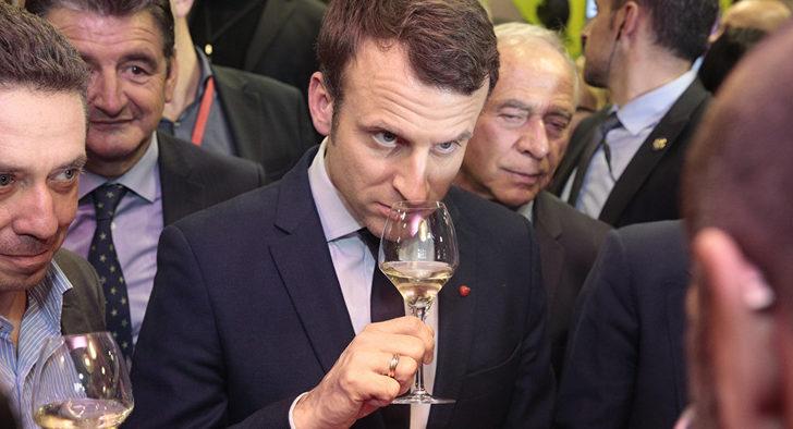 Macron: Şaraba laf söyletmem, günde iki kez içiyorum