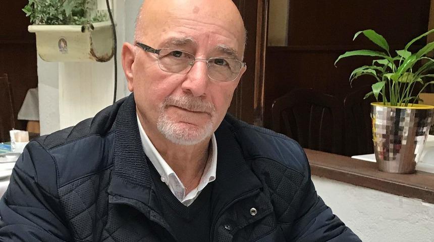 Emekli t&uuml;mgeneralden iki kitap... Geliri ihtiya&ccedil; sahibi &ccedil;ocuklara gidecek