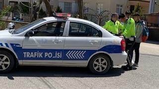 Zile’de kasksız ve belgesiz motosiklet kullananlara ceza yağdı