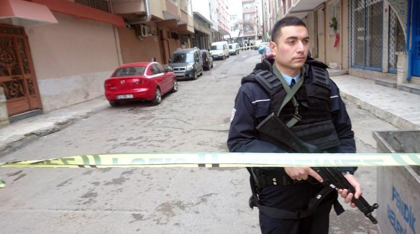 Pendik&rsquo;te bir şahıs boşanmakta olduğu eşi  ve eşinin oğlu ile baldızını vurdu