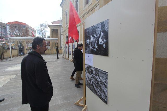 Bayburt’ta Ermeni Mezalimi’’  konulu fotoğraf sergisi Yakutiye Cami bahçesine taşındı