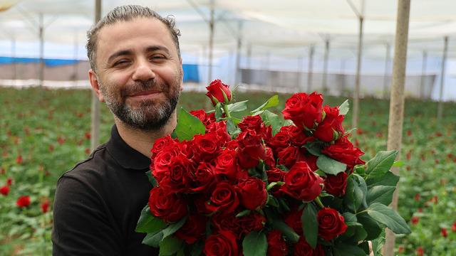 Serada 5 lira dükkanda 100 lira! Gece gündüz çalışıyorlar, dönümde 7 bin adet topluyorlar... Geçen sene ile aynı fiyat