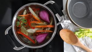 TikTok’un gözde yemek trendlerinden biriydi: Soğan kaynatması nedir? Farklı bir lezzet arayanlar için: Soğan kaynatması hem ucuz hem havalı!