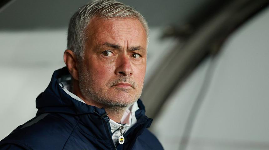 Fenerbahçe'de Jose Mourinho ile yollar ayrılıyor! Yerine gelecek adaylardan en güçlüleri belli oldu...