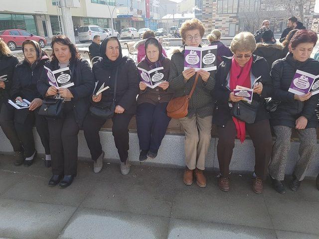 CHP’li kadınlardan çocuk istismarını protesto etti