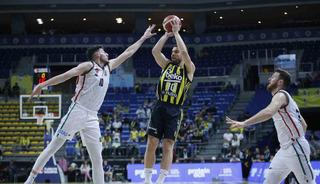 Fenerbahçe Beko, sezonun bitimine 2 hafta kala liderliği garantiledi