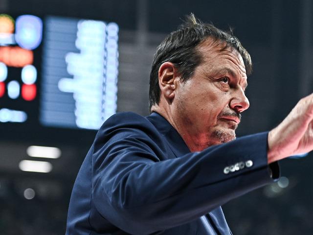 Anadolu Efes, Panathinaikos'a son maçta yıkıldı!