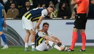Fenerbahçe'de Mert Hakan'dan kötü haber